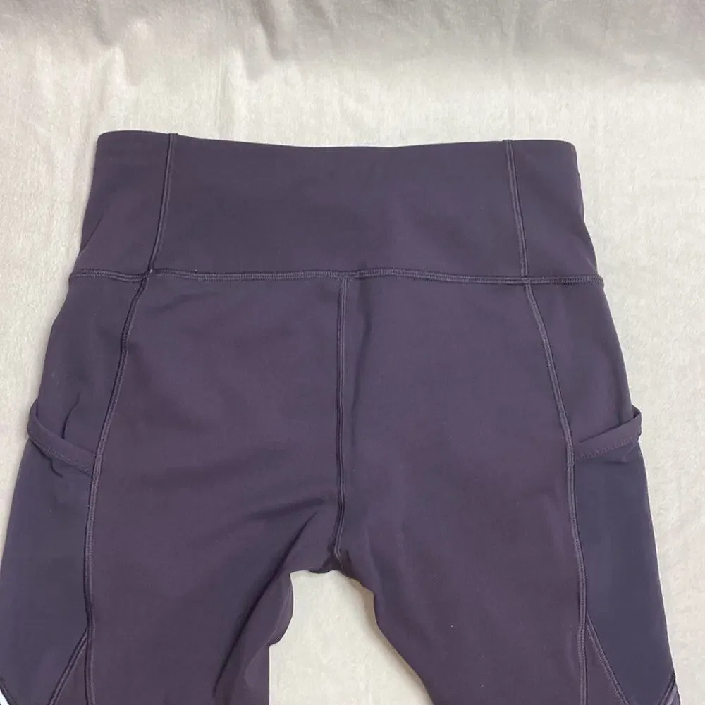 Lululemon very dark purple cropped leggings size 8